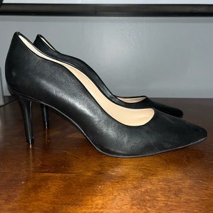 Vince Camuto black leather pump